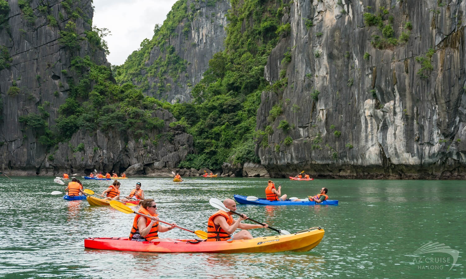 Kinh nghiệm chèo Kayak Hạ Long cho những người yêu thích khám phá